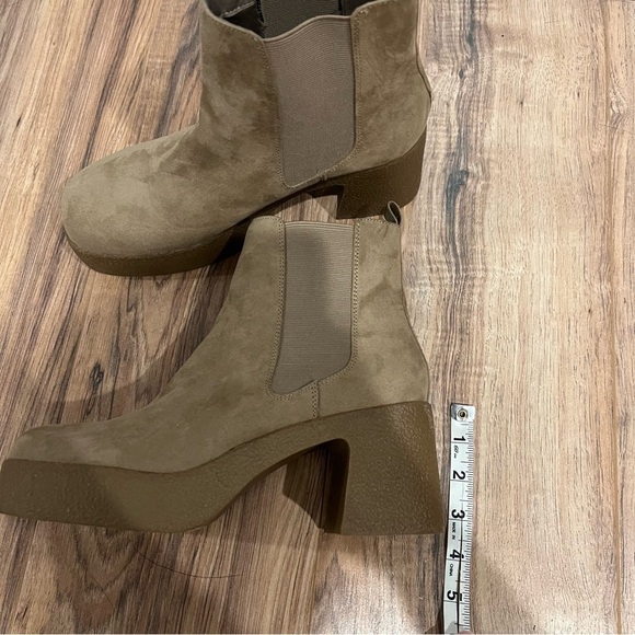 Steve Madden Nude Suede Platform Y2K Chunky Block Heel Boots - Picture 5 of 11